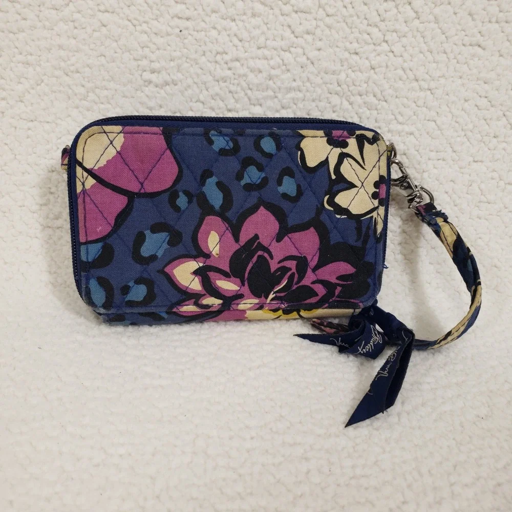 Vera Bradley Wallet Wristlet Women African Violet Blue Floral Quilted Zip Card
